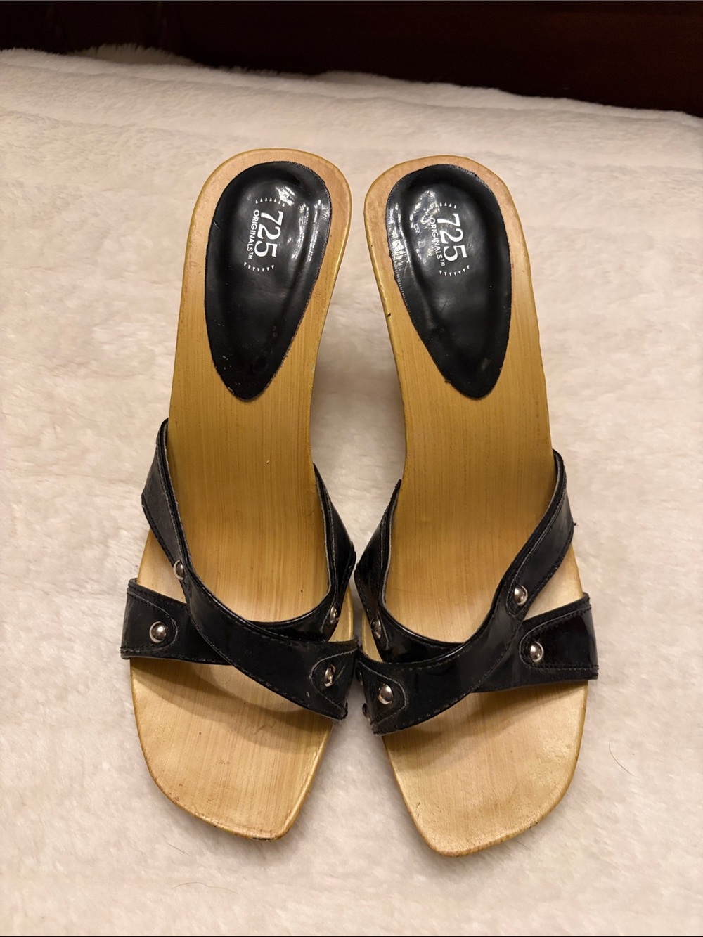 725 Originals Black Leather Wood-Effect Slide Sandals with Stud Detail
